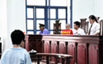 Xem phim đồi trụy, hại bé gái hàng xóm